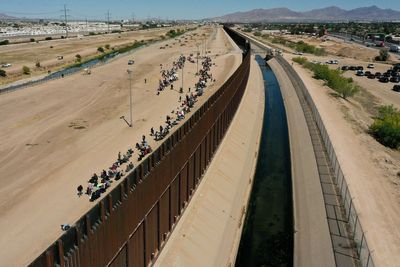 Asylum seekers argue against ‘dangerous’ Border Patrol ‘metering’ policy in federal court