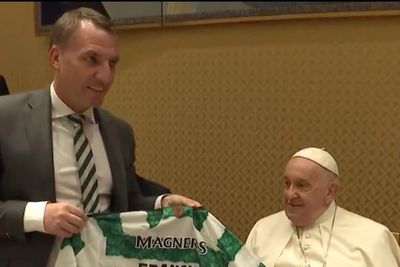 Watch as Brendan Rodgers presents Pope Francis with Celtic shirt