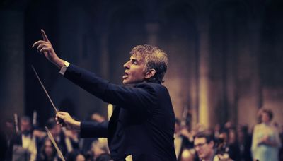 ‘Maestro’: Bradley Cooper orchestrates an elegant portrayal of the brilliant but selfish Leonard Bernstein