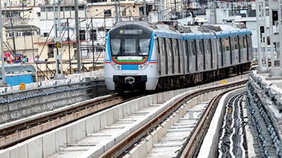 Metro Rail ridership hovers around 5 lakh as it completes six years