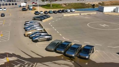 Over 25 Tesla Cybertrucks Spotted At Texas Gigafactory Ahead Of Delivery Event