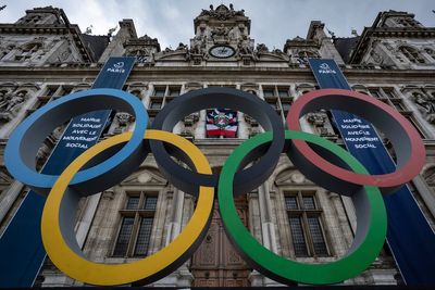 Paris angers critics with plans to restrict Olympic Games traffic but says residents shouldn't flee