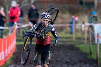 Wout van Aert amps up cyclocross training for Essen on and off bike