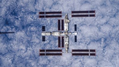 China releases 1st images of complete Tiangong space station (photos)