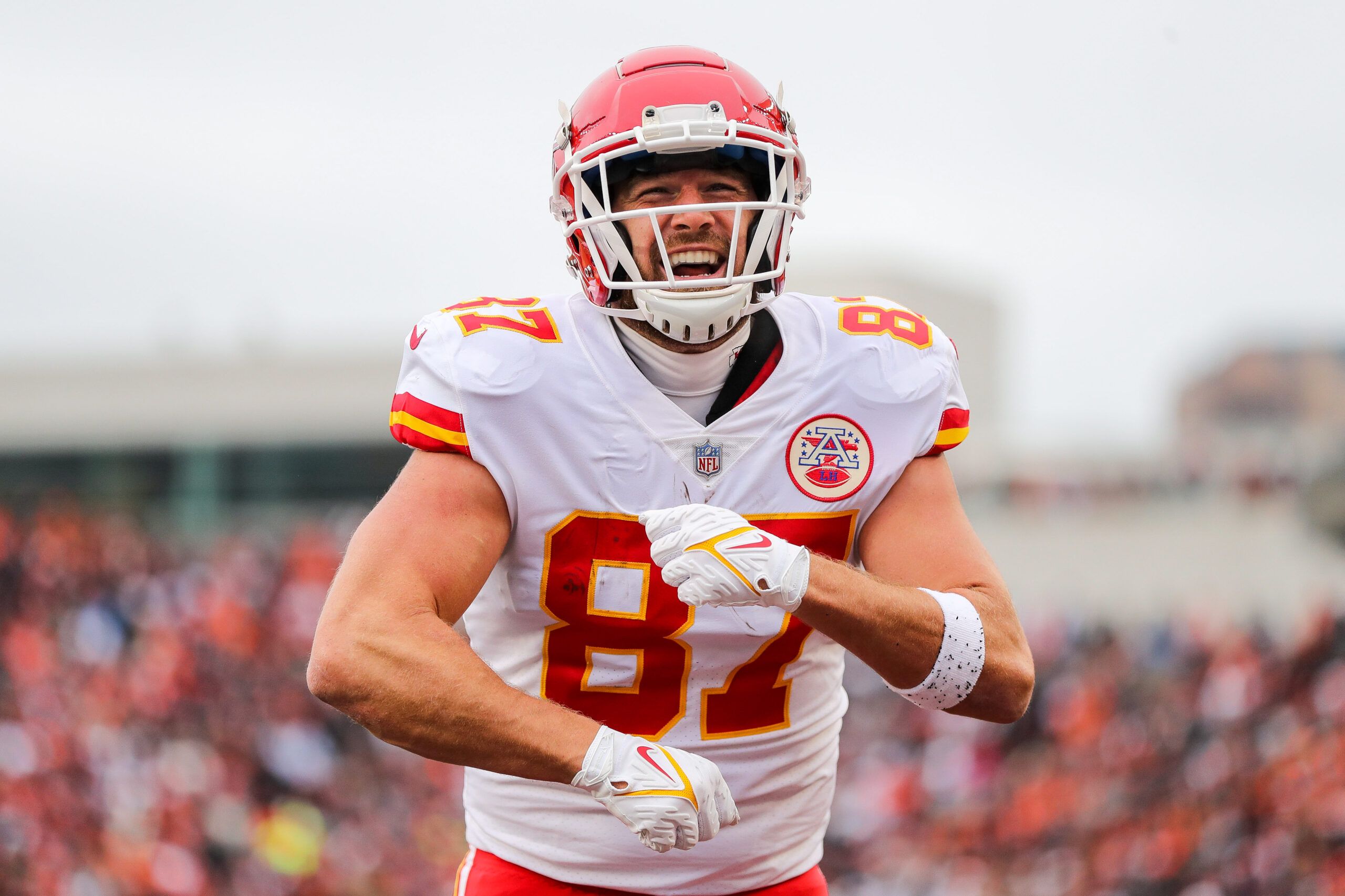 Travis Kelce offered 500k to play for Browns by…