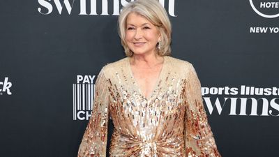 Martha Stewart's farmhouse-chic Christmas table centrepiece trick provides the cosiest look and it's so cheap to copy