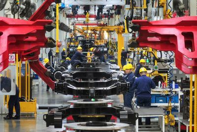 China factory activity contracts in November for 2nd straight month despite stimulus measures