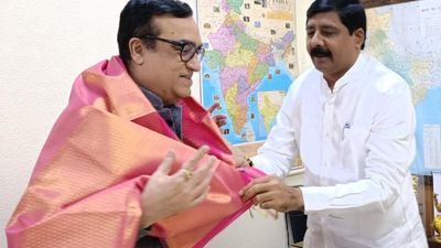 Andhra Pradesh Congress president calls on AICC treasurer Ajay Maken
