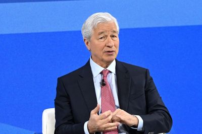 JPMorgan boss Jamie Dimon wants Americans on both sides of the political fence to unite to keep Trump out of office—but warns against sneering at MAGA supporters