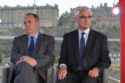 Alex Salmond pays tribute to 'formidable opponent' Alistair Darling