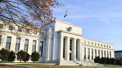 Key Fed Inflation Rate Slides; S&P 500 Climbs With Rate Cuts In Sight