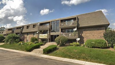 West Chicago apartment fire injures 5 residents, 1 firefighter