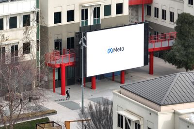 Meta warns that China is stepping up its online social media influence operations