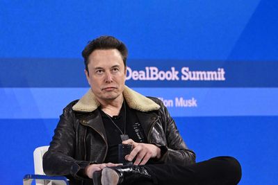 View mocks Elon Musk's "Top Gun" attire
