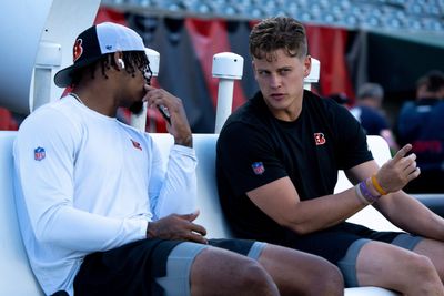 Ja’Marr Chase jokes about Joe Burrow jumping out of plane after wrist surgery