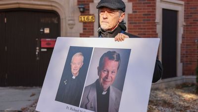 Advocates for clergy sex abuse survivors want accused priest added to all Chicago-area diocese list