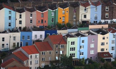 UK house prices rise for third straight month as mortgage rates fall