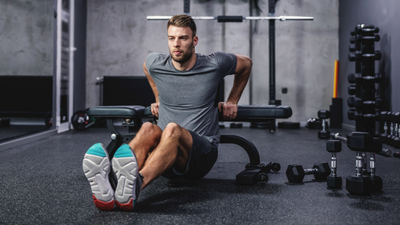 Two dumbbells, 12 minutes and these five exercises for toned triceps