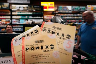 Iowa Lottery error sends Powerball winners on emotional rollercoaster