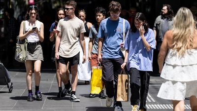 'Cozzie livs' becoming a big issue for Aussie teens