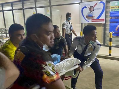 7.6 magnitude quake strikes off southern Philippines, triggering tsunami warnings