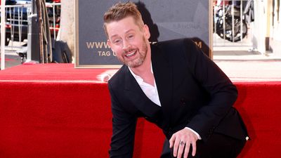 Macaulay Culkin Got Super Emotional After Reuniting With Home Alone Mom Catherine O'Hara At His Walk Of Fame Ceremony