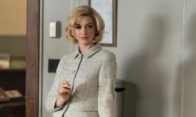 Eileen review – Anne Hathaway is magnetic in uneven neo-noir thriller