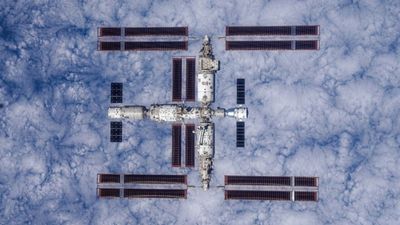 Space photo of the week: China's 'heavenly palace' space station looms in 1st complete image