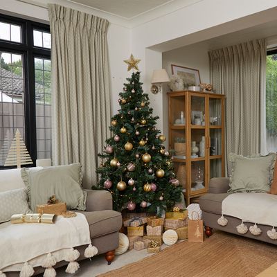 Neutrals with a hint of sparkle are the perfect Christmas mix in this stunning family home