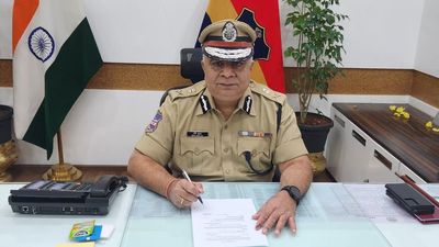 Ravi Gupta assumes charge as Telangana Director-General of Police
