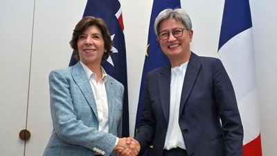 Australia and France strike defence pact on base access
