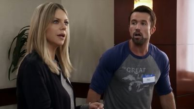 Kaitlin Olson Outbid Rob McElhenney For Princess Diana Eagles Jacket, And She Absolutely Roasted Him For It In Front Of Jason And Travis Kelce