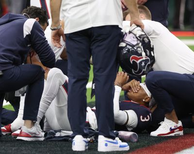 Texans WR Tank Dell reportedly suffers fractured fibula in Week 13