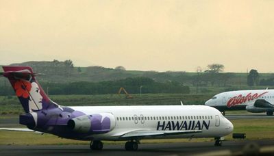 Alaska Air to buy Hawaiian Airlines in a $1.9 billion deal that may attract regulator scrutiny