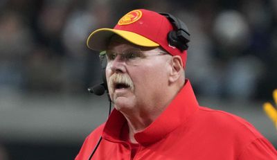 Mitchell Schwartz reacted to overdramatic Chiefs fan complaints with an appropriately epic rant