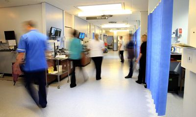 Five-point plan to cut UK immigration raises fears of more NHS staff shortages