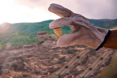 Buy This Physical Gold ETF Under $20 as Futures Test New Highs