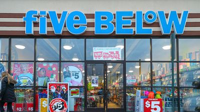 Five Below Stock Up Nearly 40% In 9 Weeks. Nearing Buy Point.