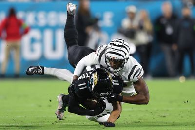 Jaguars rookie Parker Washington make spectacular TD catch off deflection