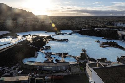 Iceland volcano – latest: Top tourist site extends closure as Met Office warns earthquake threat ‘not over’