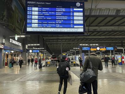 Freezing rain forces Munich Airport to suspend all flights on Tuesday morning