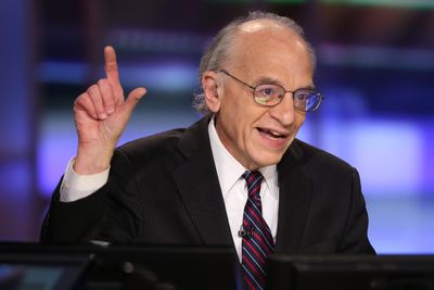 With the stock market in 'striking distance' of all-time high, Wharton's Jeremy Siegel warns the only thing that can derail it is Jerome Powell