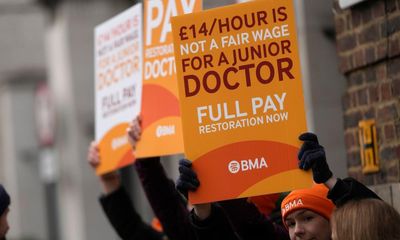 Junior doctors in England to stage more strikes over pay