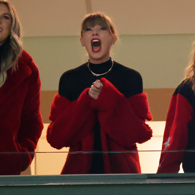 How to Recreate Taylor Swift's Red Teddy Coat Game Day Outfit