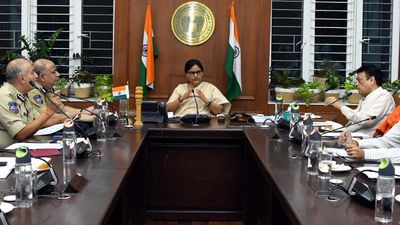 Administration swings into action to accord grand welcome to new Telangana CM