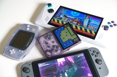 The 13 Best Gaming Handhelds That Are Worth Gifting This Holiday Season