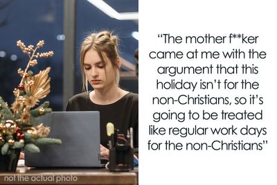 Employee Is Furious After Boss Announced That Christmas Holidays Are Not For Non-Christians