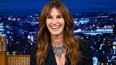 Julia Roberts has some deadly serious advice about eyebrows that she's passing onto her teenage kids