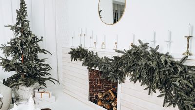 How to hang a garland in a small space