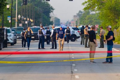 Chicago man pleads guilty in shooting of three undercover federal officers